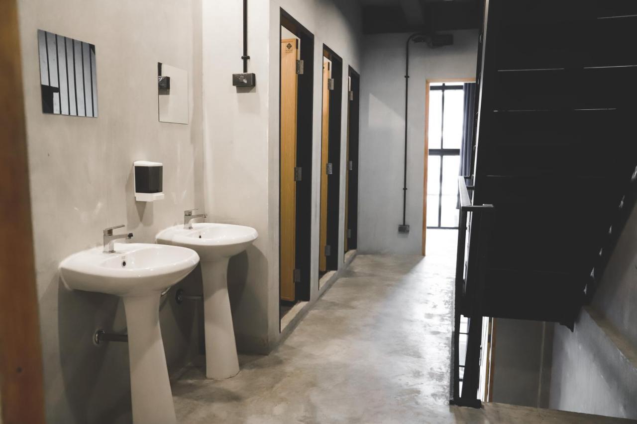 The Cube Hostel Khaosan กรุงเทพมหานคร ภายนอก รูปภาพ
