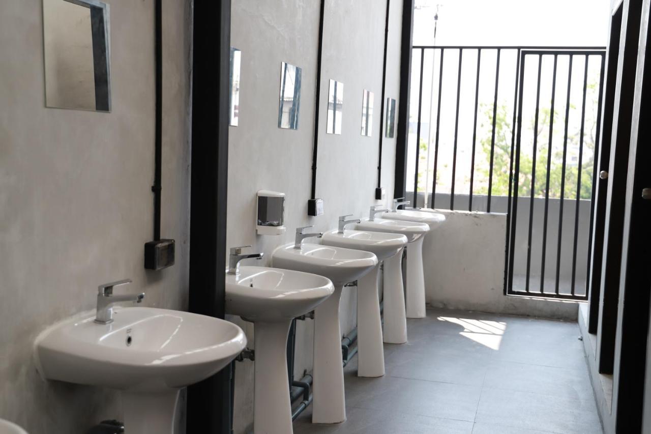 The Cube Hostel Khaosan กรุงเทพมหานคร ภายนอก รูปภาพ
